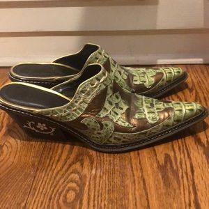 Donald Pliner Mule Shoes